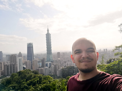 Selfie de Norman aux abords de la ville de Taipei