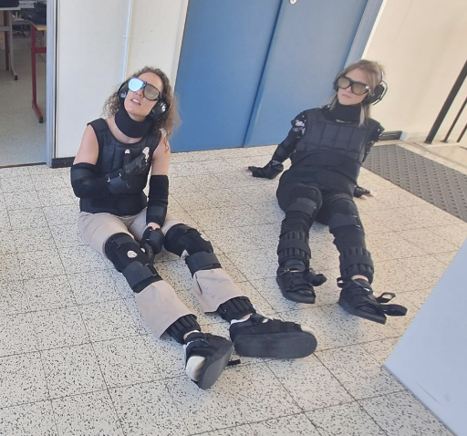 Une plongée dans le quotidien des aînés grâce à des simulateurs de vieillissement