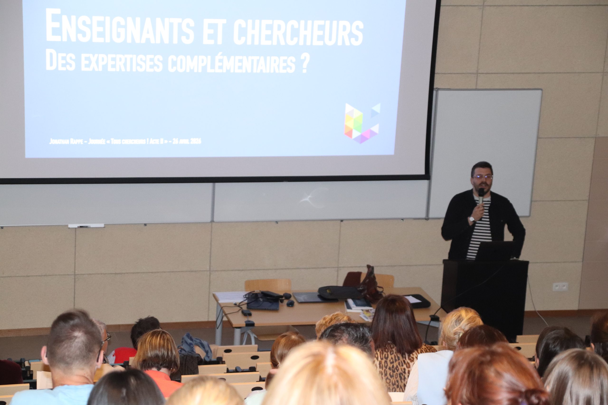 Enseignants et chercheurs : des expertises complémentaires au service de l’éducation